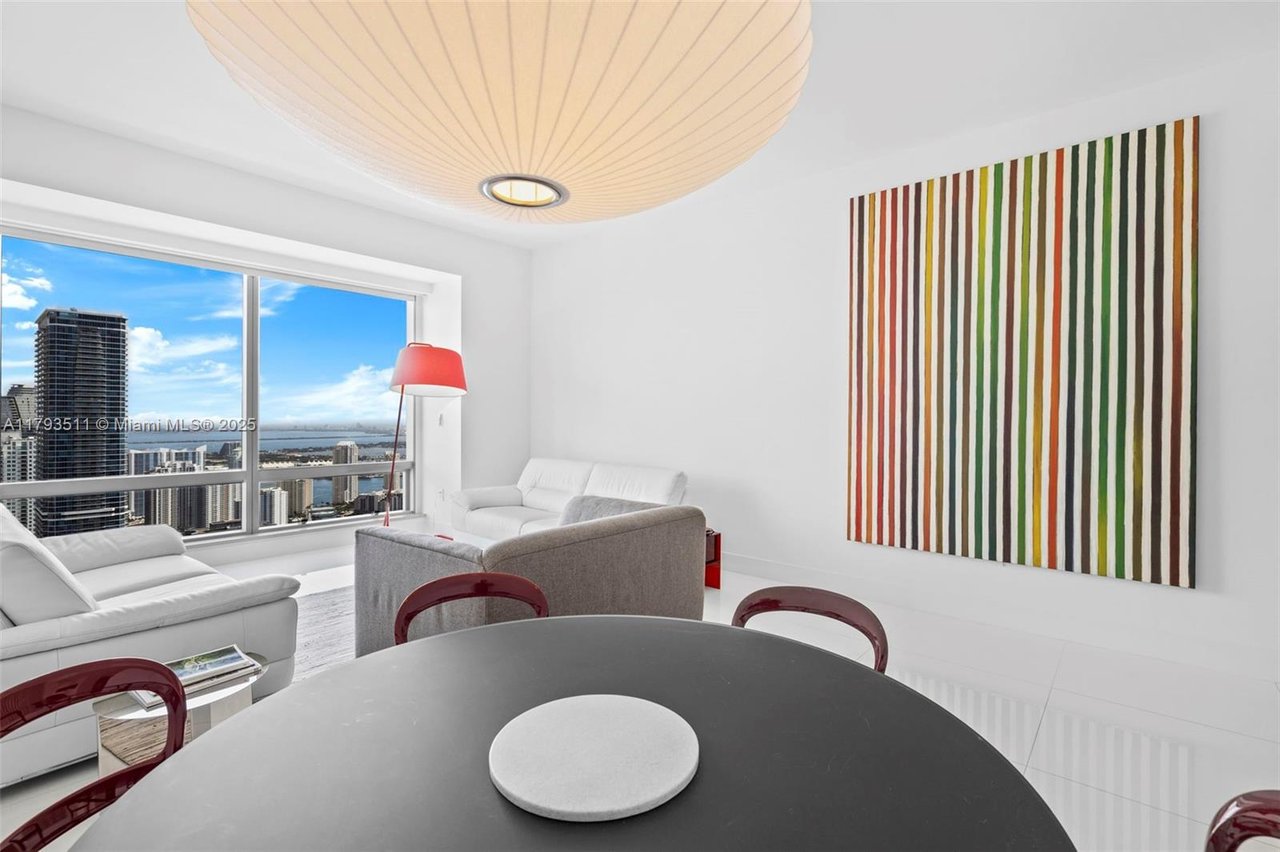 Millennium Tower Residence, Unit 62D