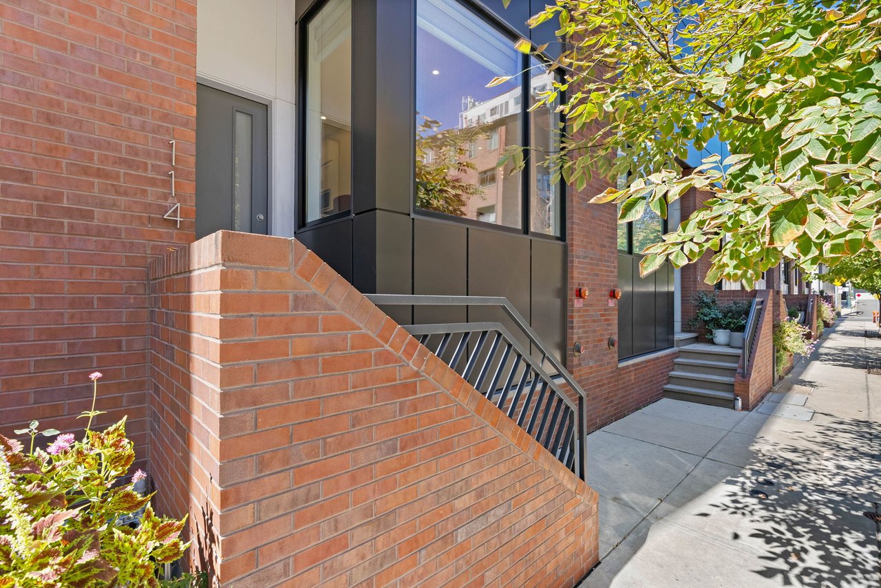 114 N Croskey St, Philadelphia, PA 19103