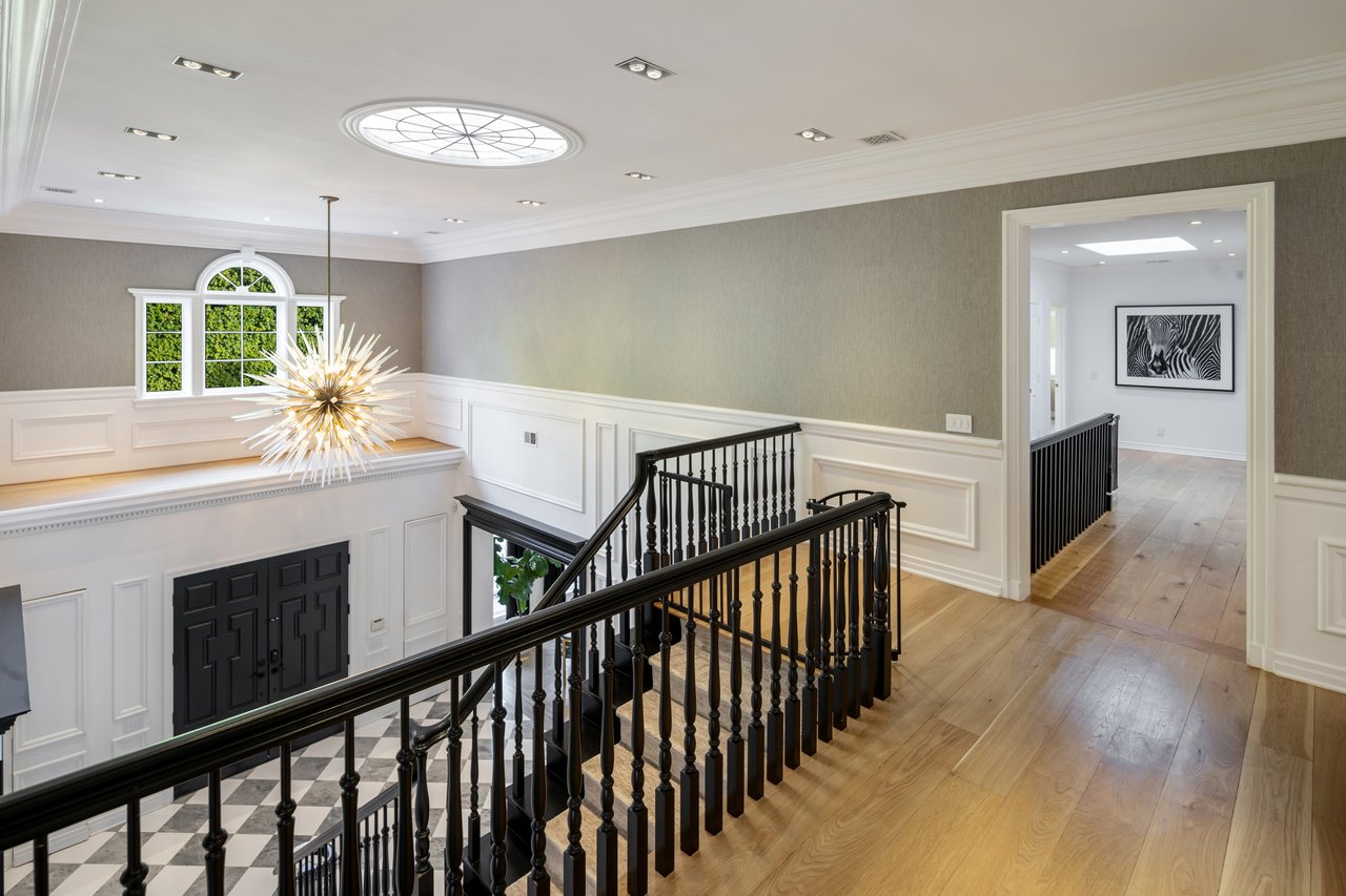 9135 Hazen Dr, Beverly Hills 