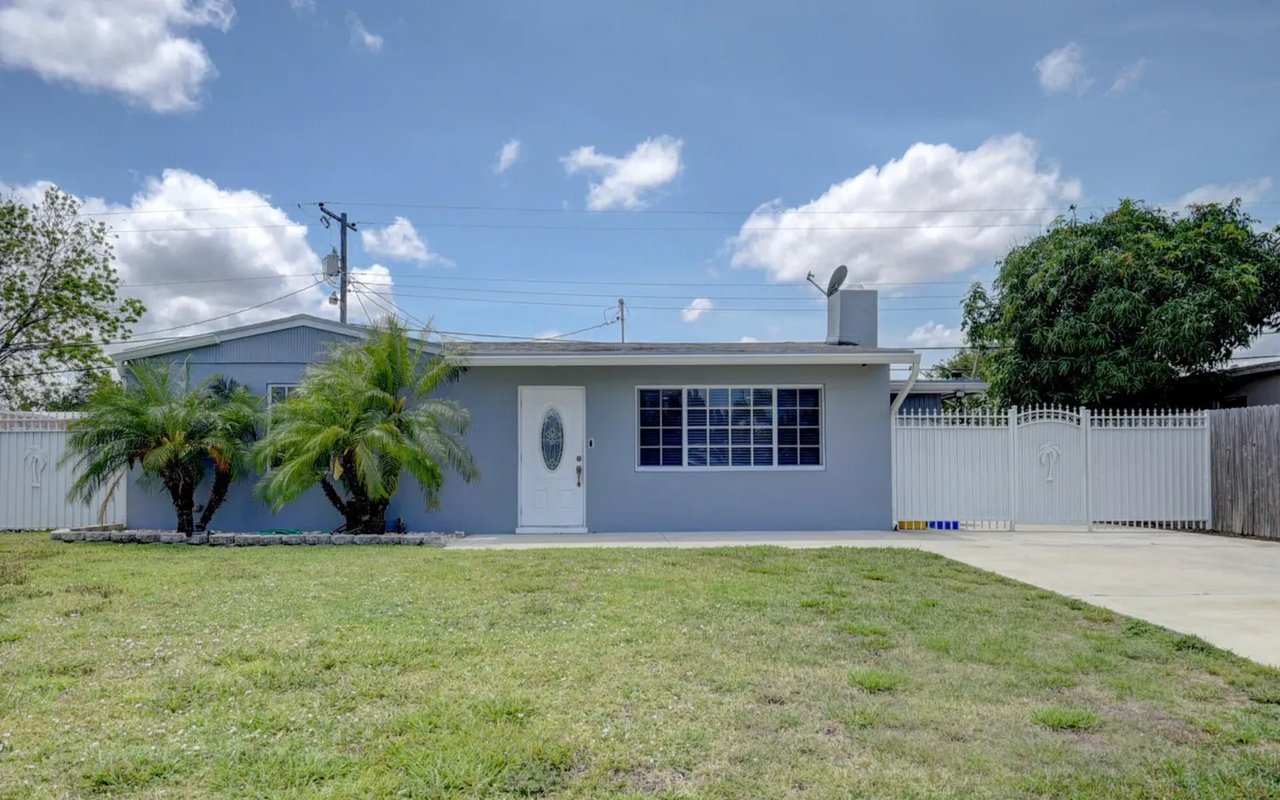 2373 Fairway Dr