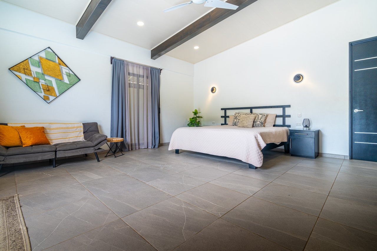 Modern 3 Bedroom Home - Walking distance to it all!