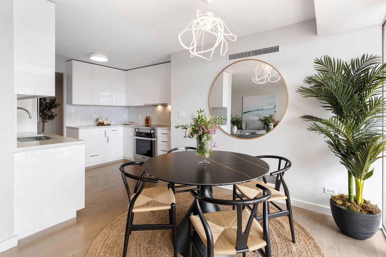 Contemporary Pacific Heights 1 Bedroom + Den