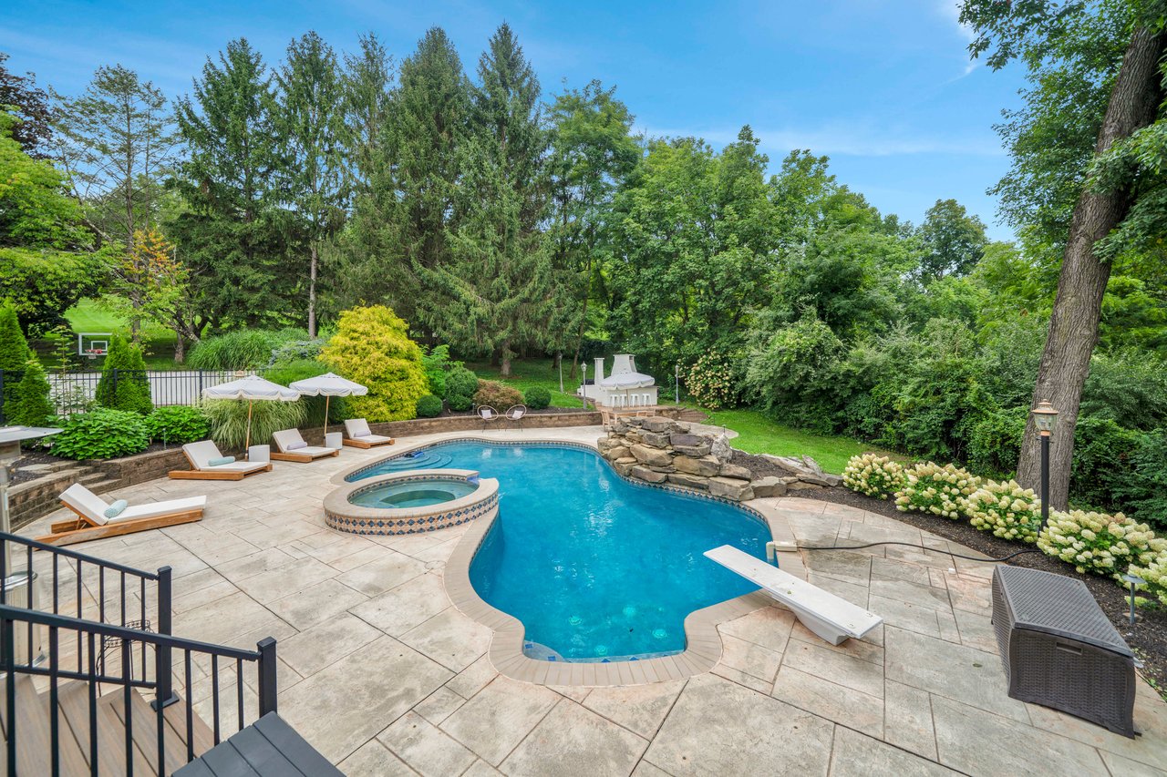 5 Abbington Way, Mendham Twp.