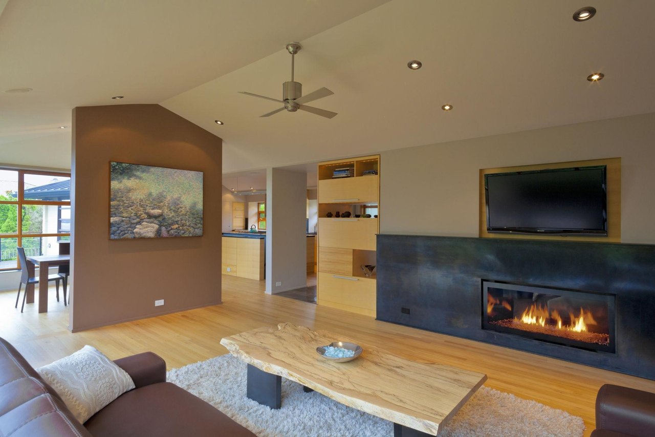 🏡 Why Seattle Homes Feel Different in the Fall