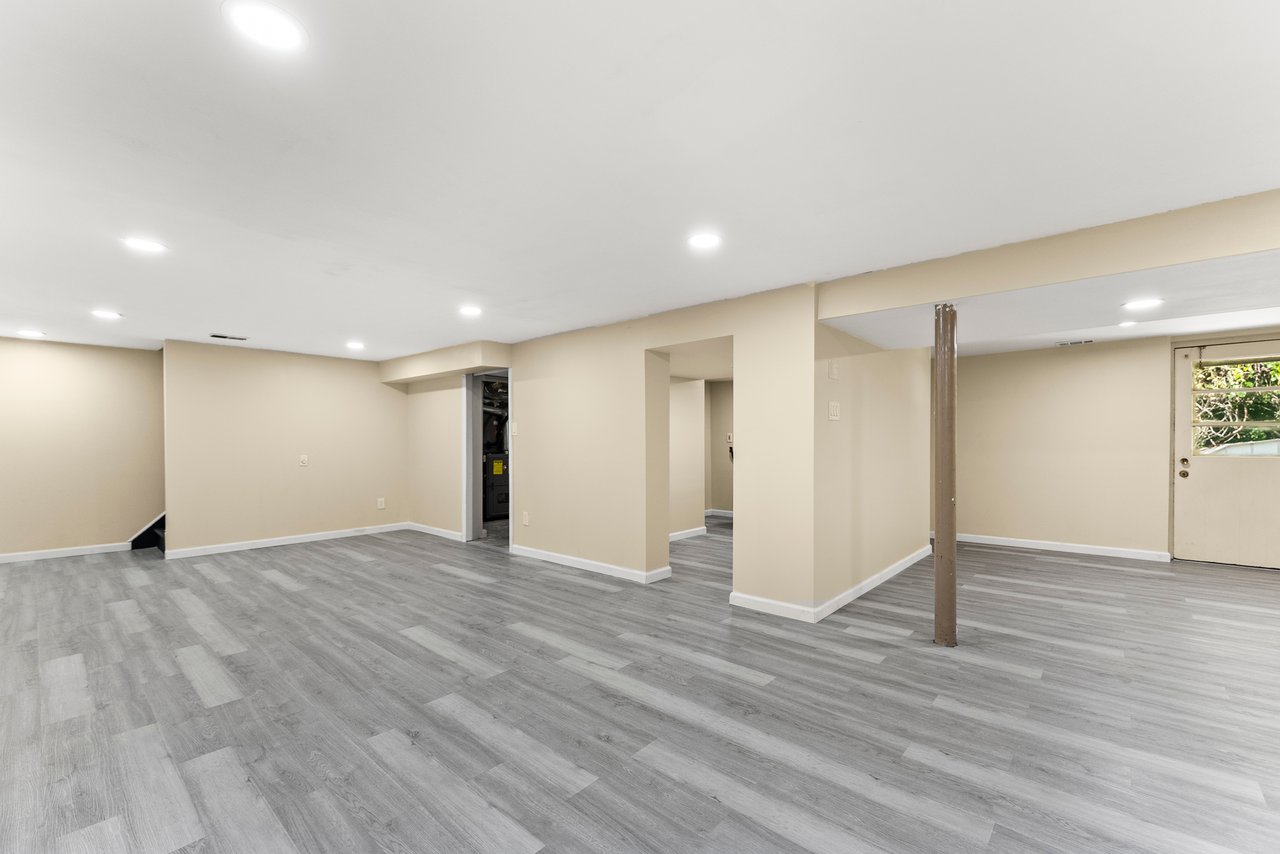 14 Mayling Court