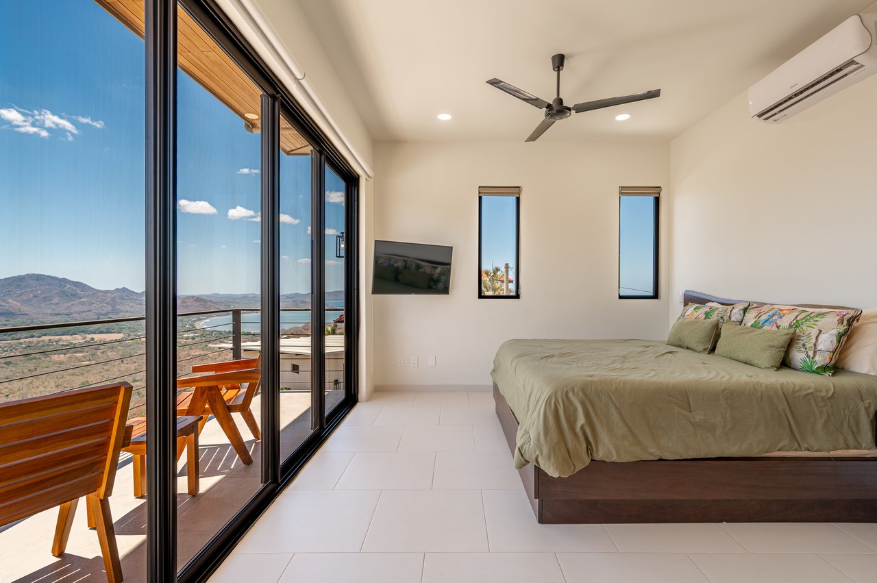 Casa En Las Rocas | Spectacular Ocean-View Home in Pacific Heights