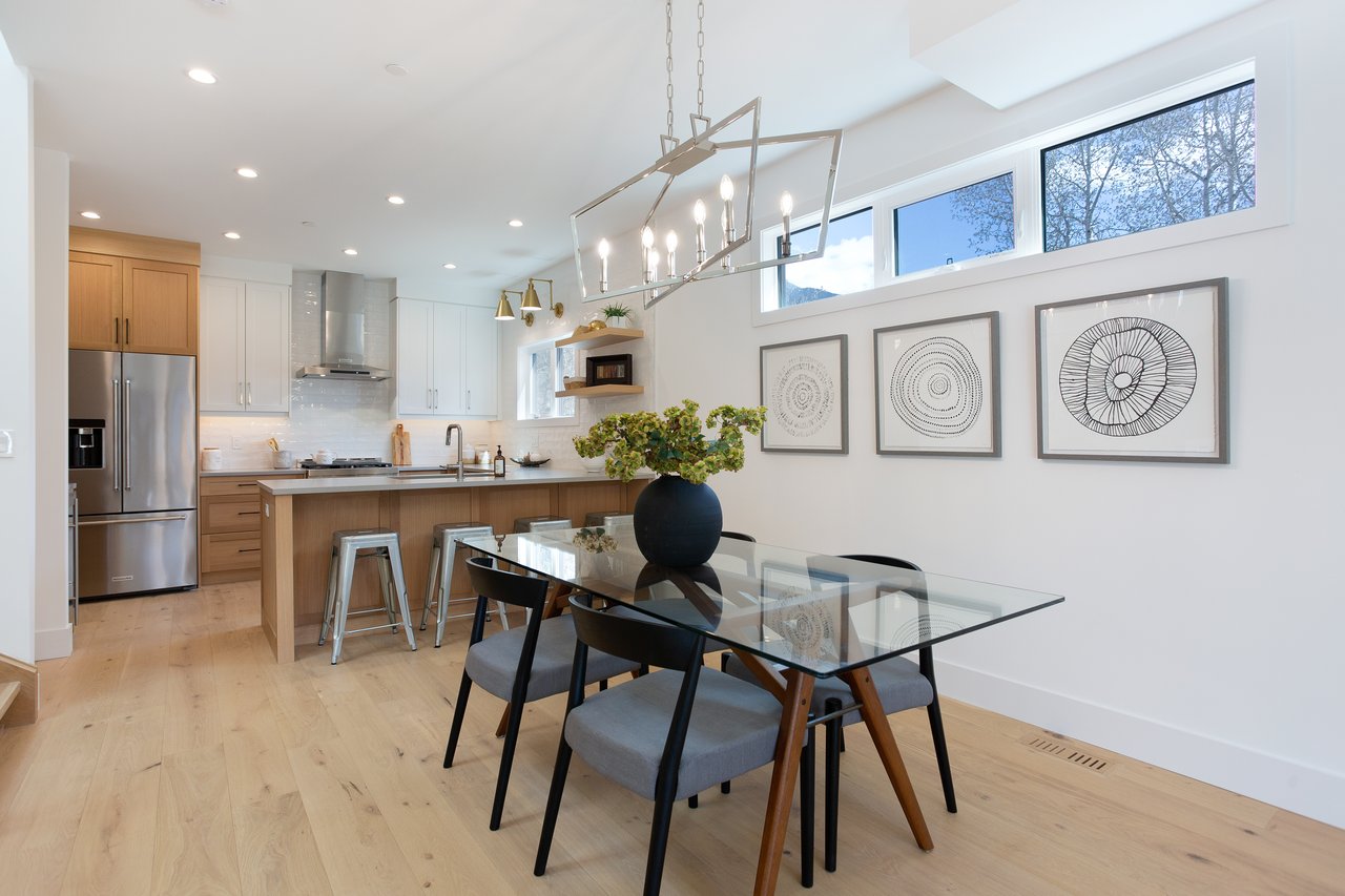 2(SE) - 833 6th Street