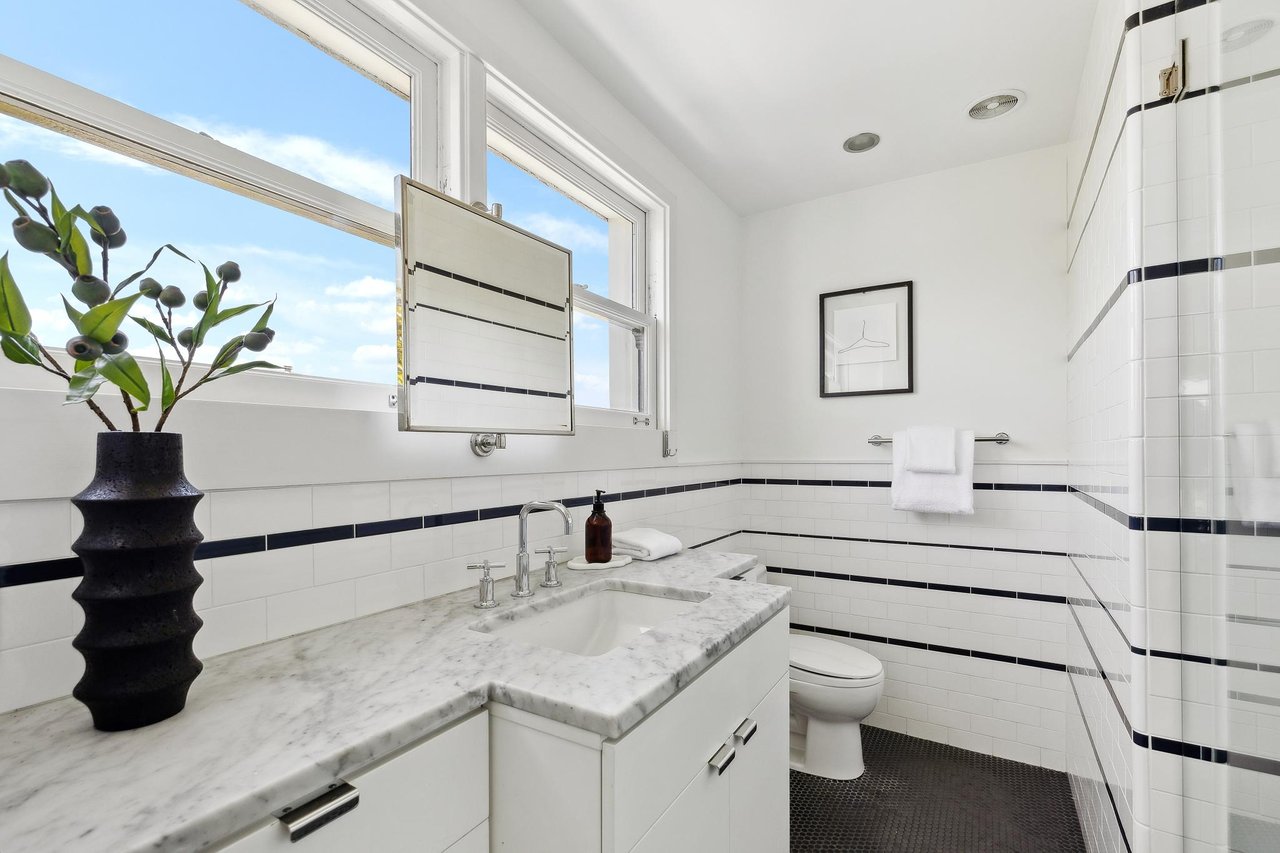 2111 Vallejo St