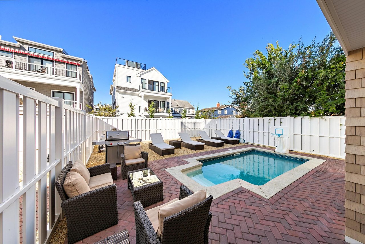 417 E Coral Street