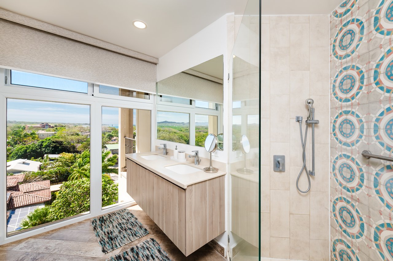 Penthouse 32 | Luxury Ocean-View Condo at Peninsula Langosta