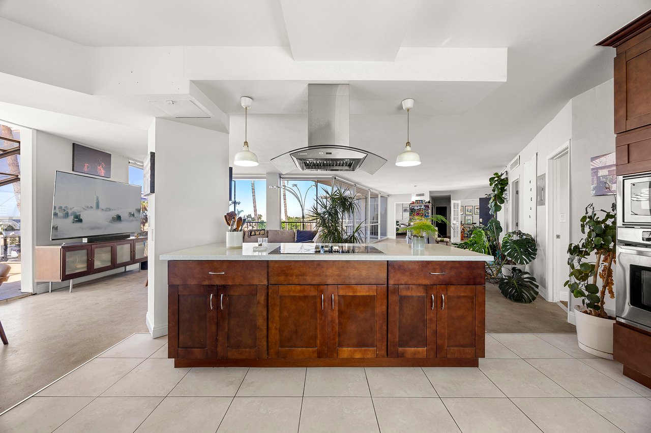 MIDCENTURY MODERN PENTHOUSE WEST for Sale in Santa Ana