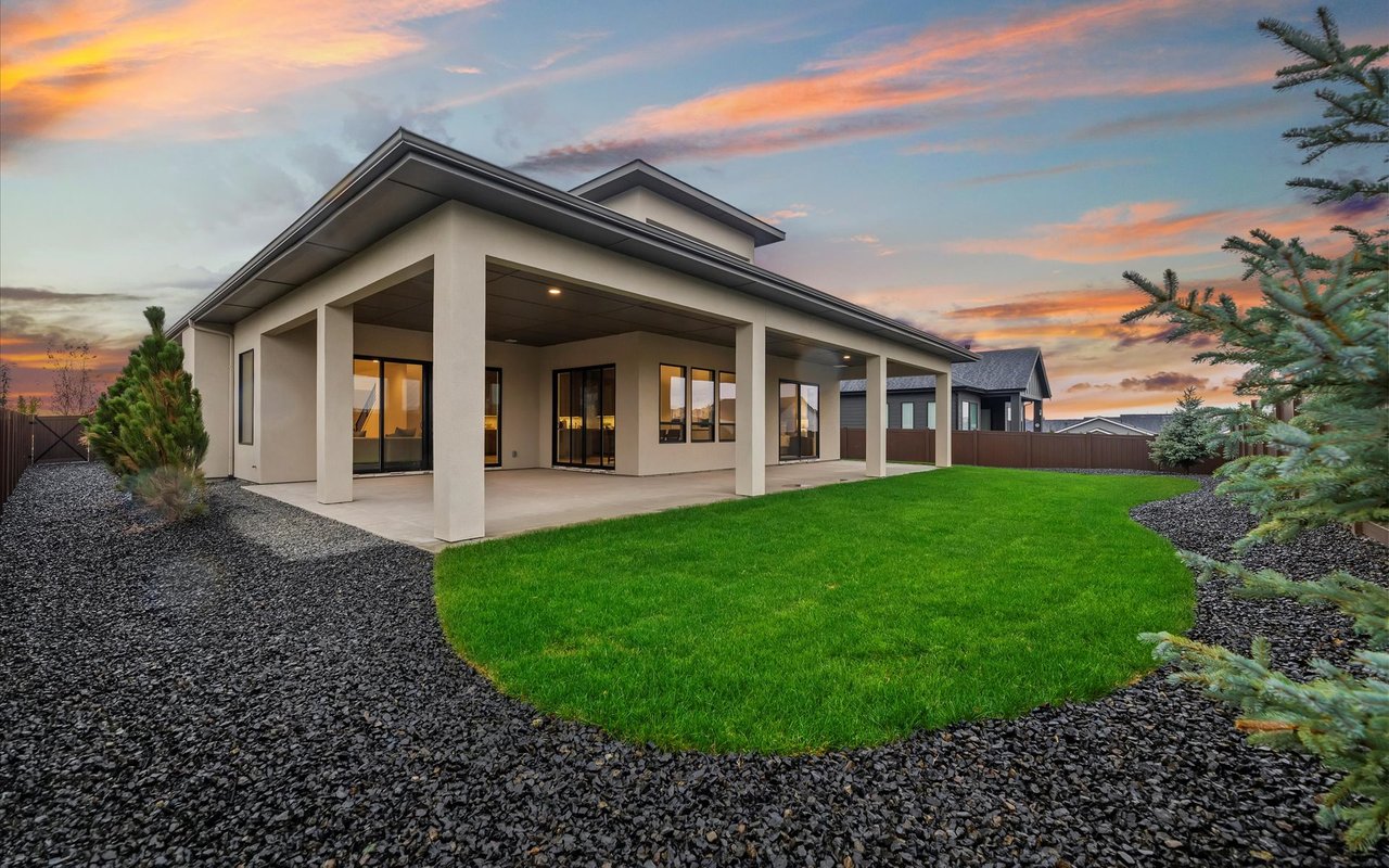 Modern Craftsman at the Base of the Star Foothills