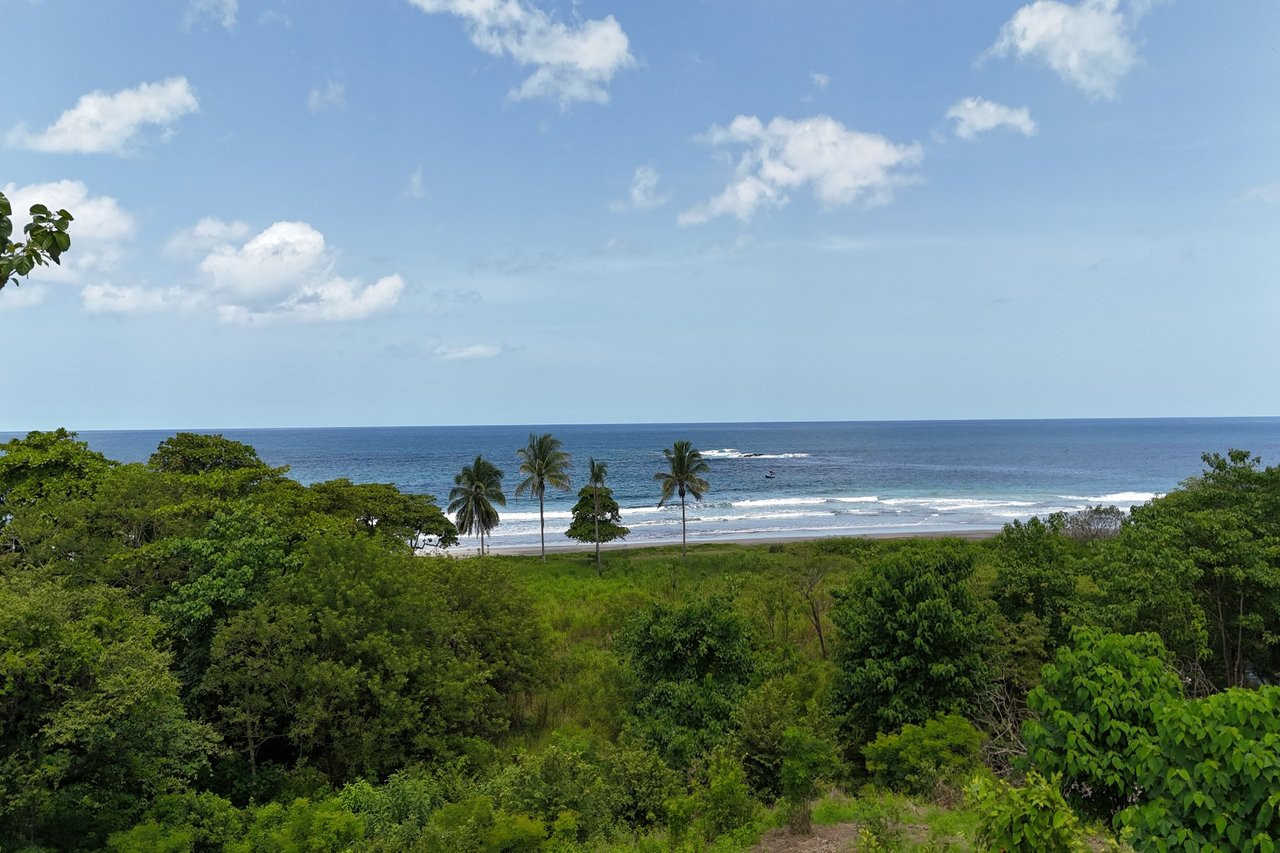 One of a kind Beach Front Parcel in Junquillal Junquillal,
