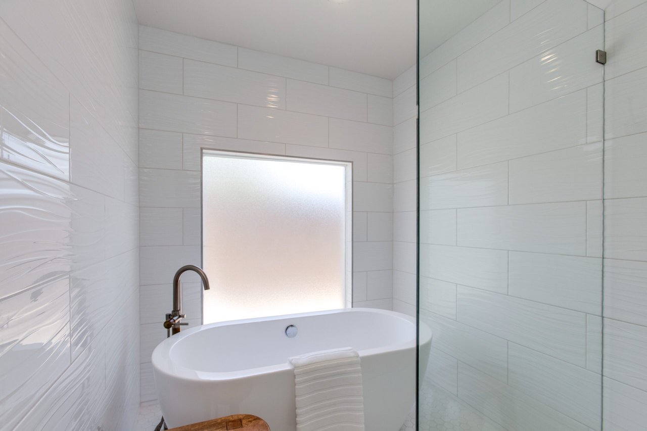 3020 E Mission Lane