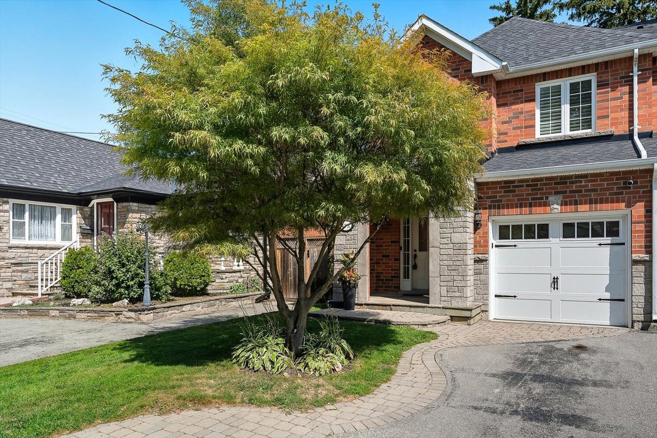 47A Oakwood Ave N