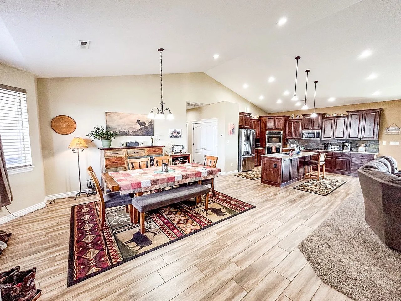 342 Lookout Dr