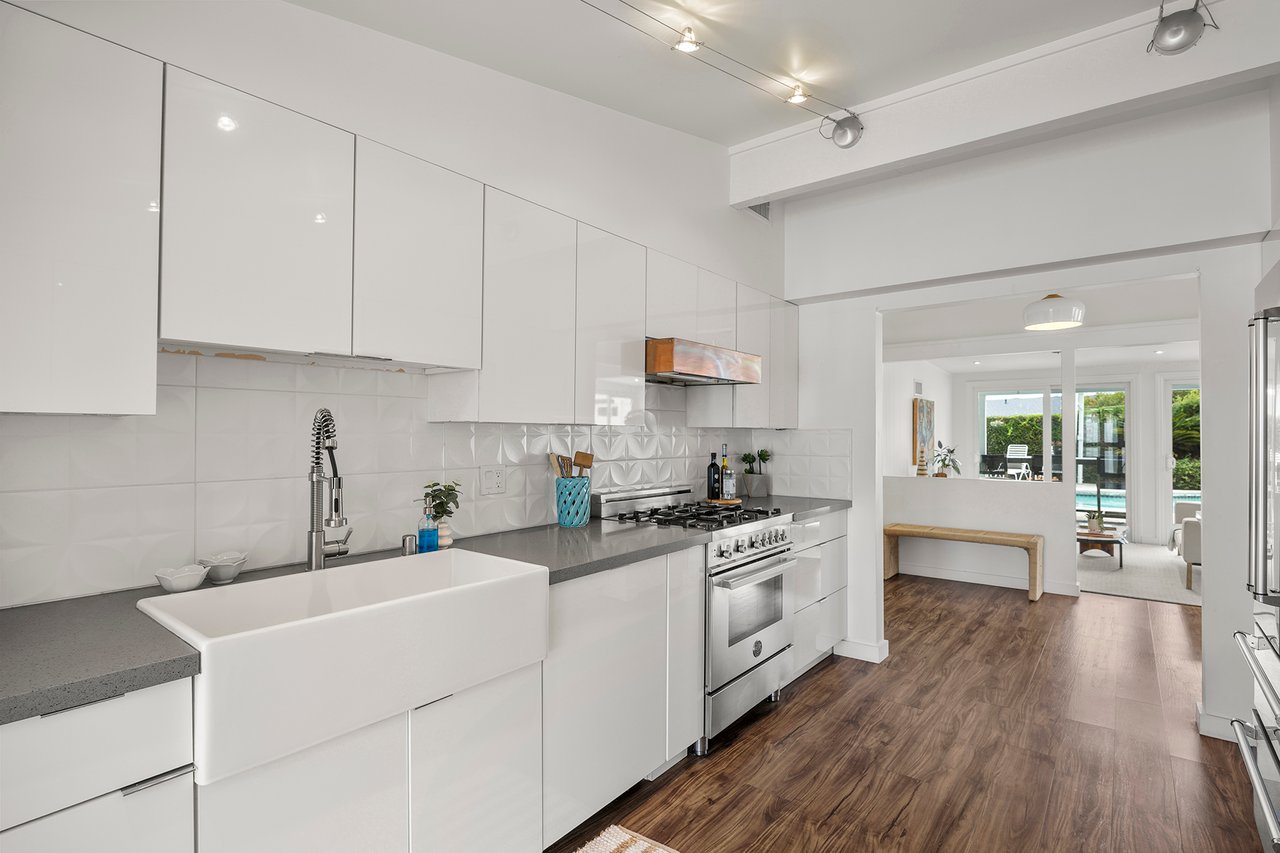 Tustin Cliff Home May For Sale