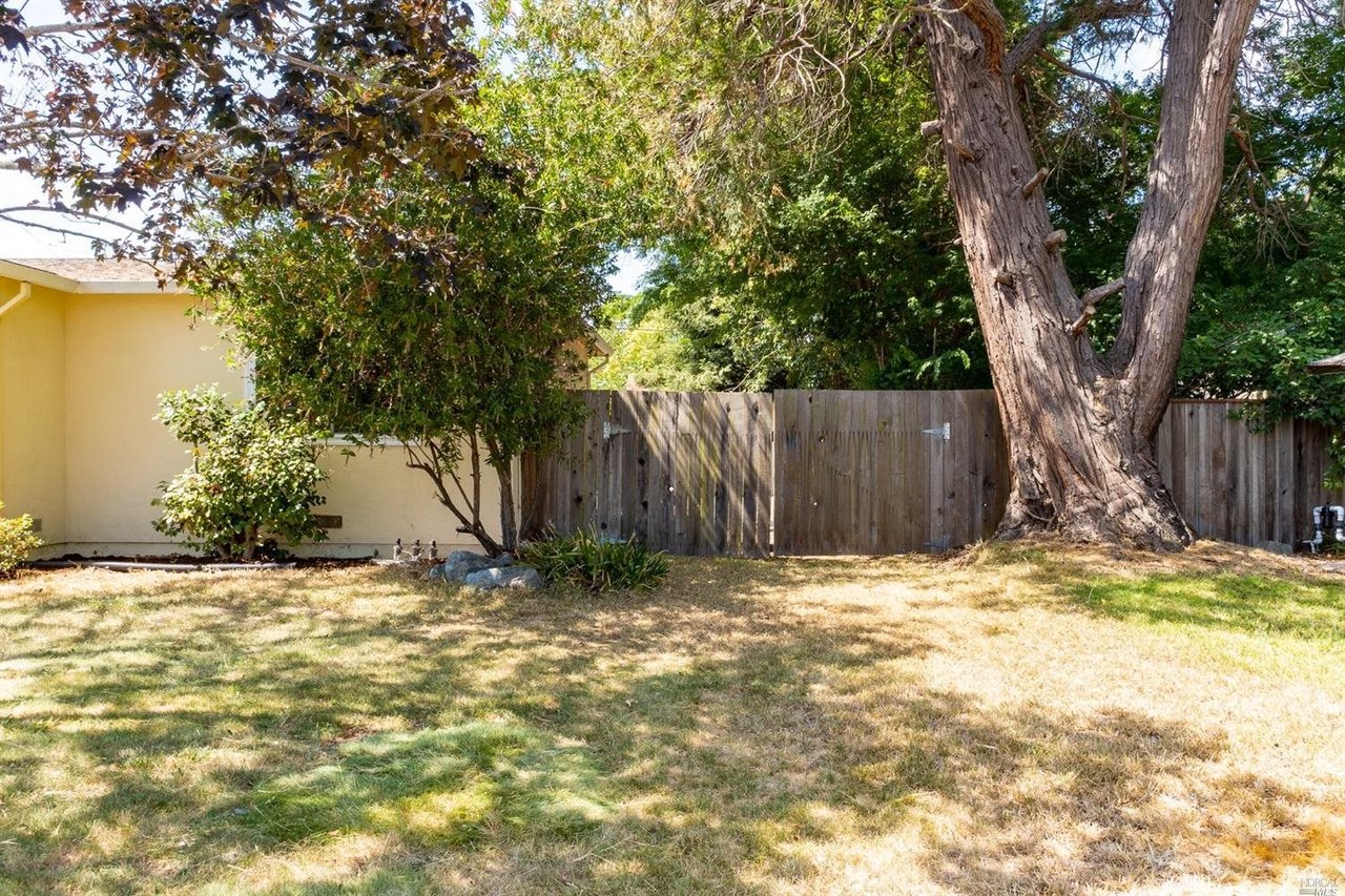 6 Boulevard Ct