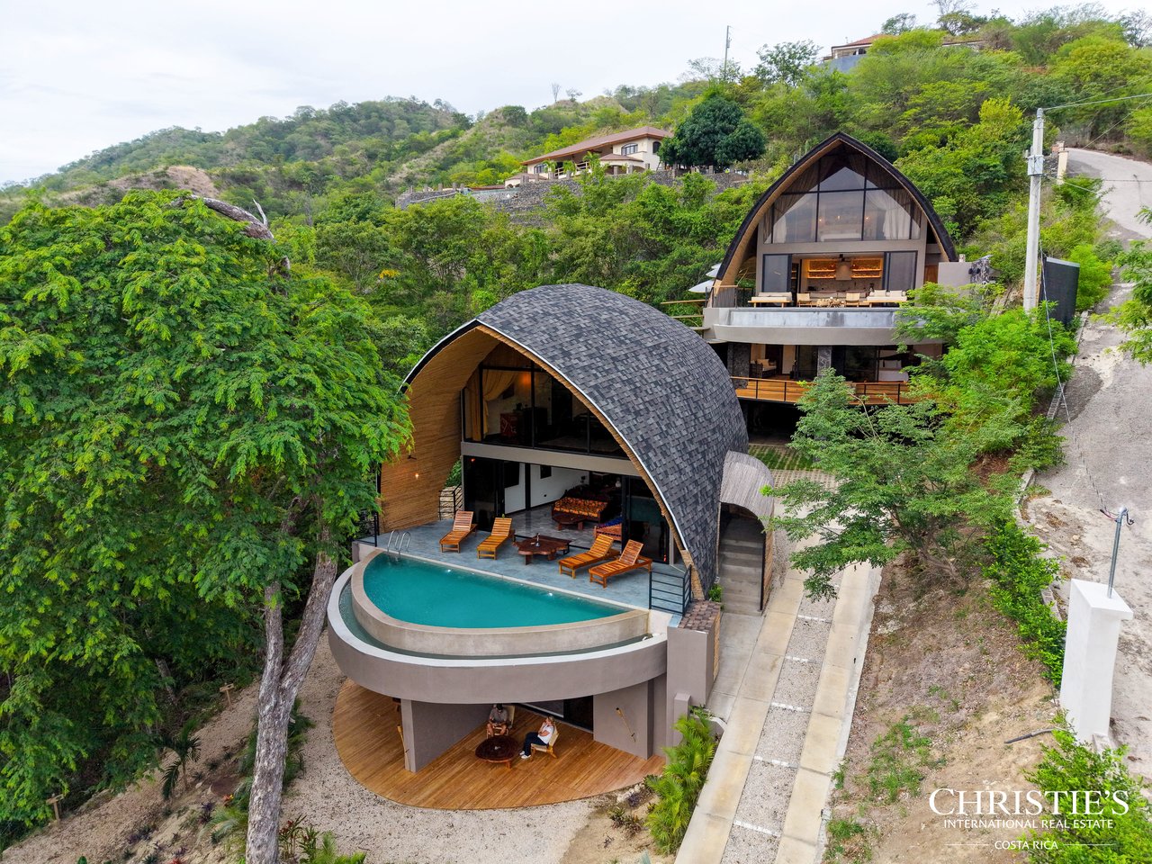 LE CLOS - An Exclusive Three-Residence Estate 