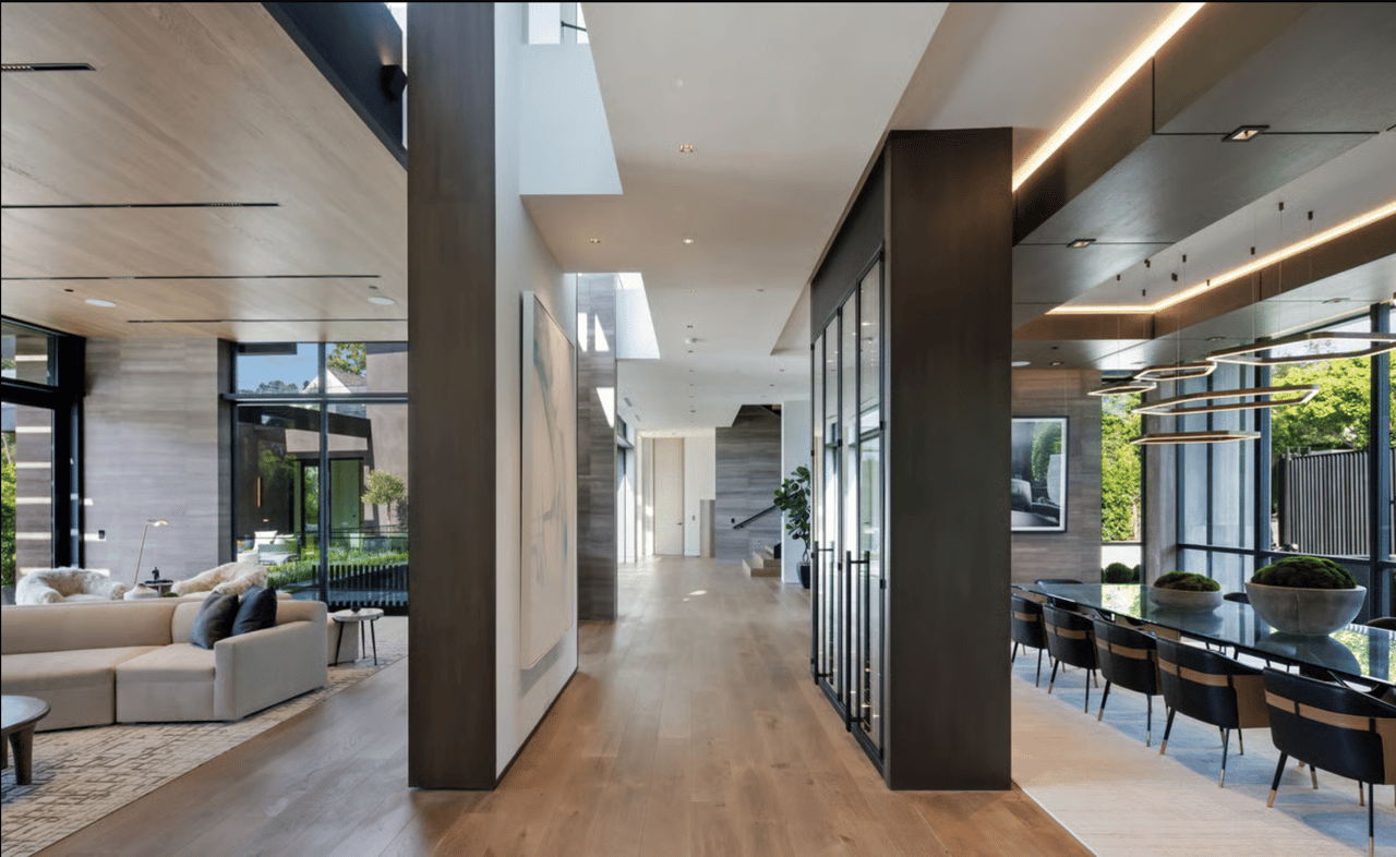 The Monocle, Holmby Hills