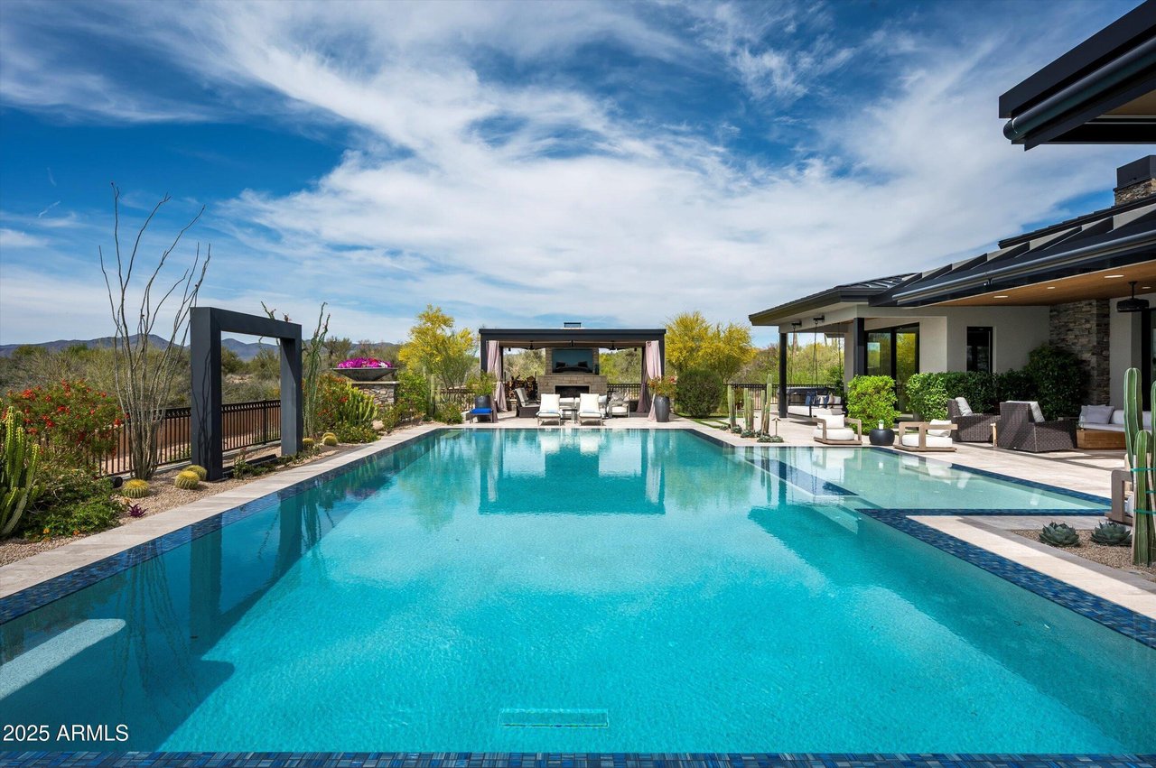 8328 E WHISPER ROCK TRL