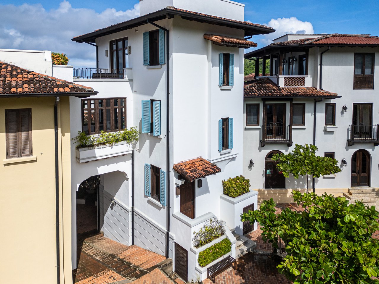 9 Calle La Ronda | A Contemporary Oceanview Modern Luxury near the Beach!