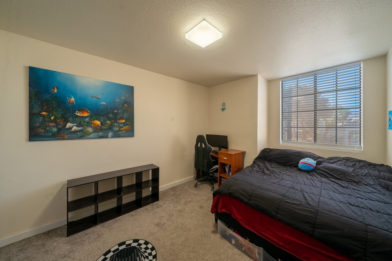 5620 Desert Creek Way