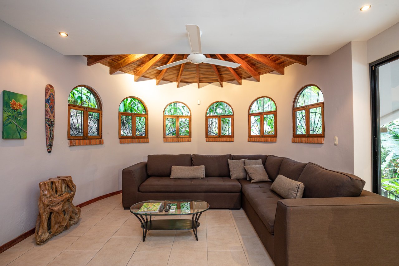 Villa Bailarin, Jungle Elegance