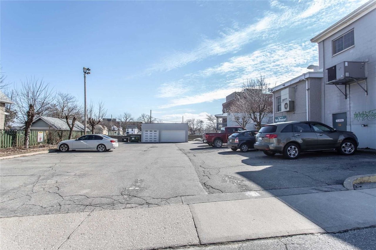 135-137 Queenston Street