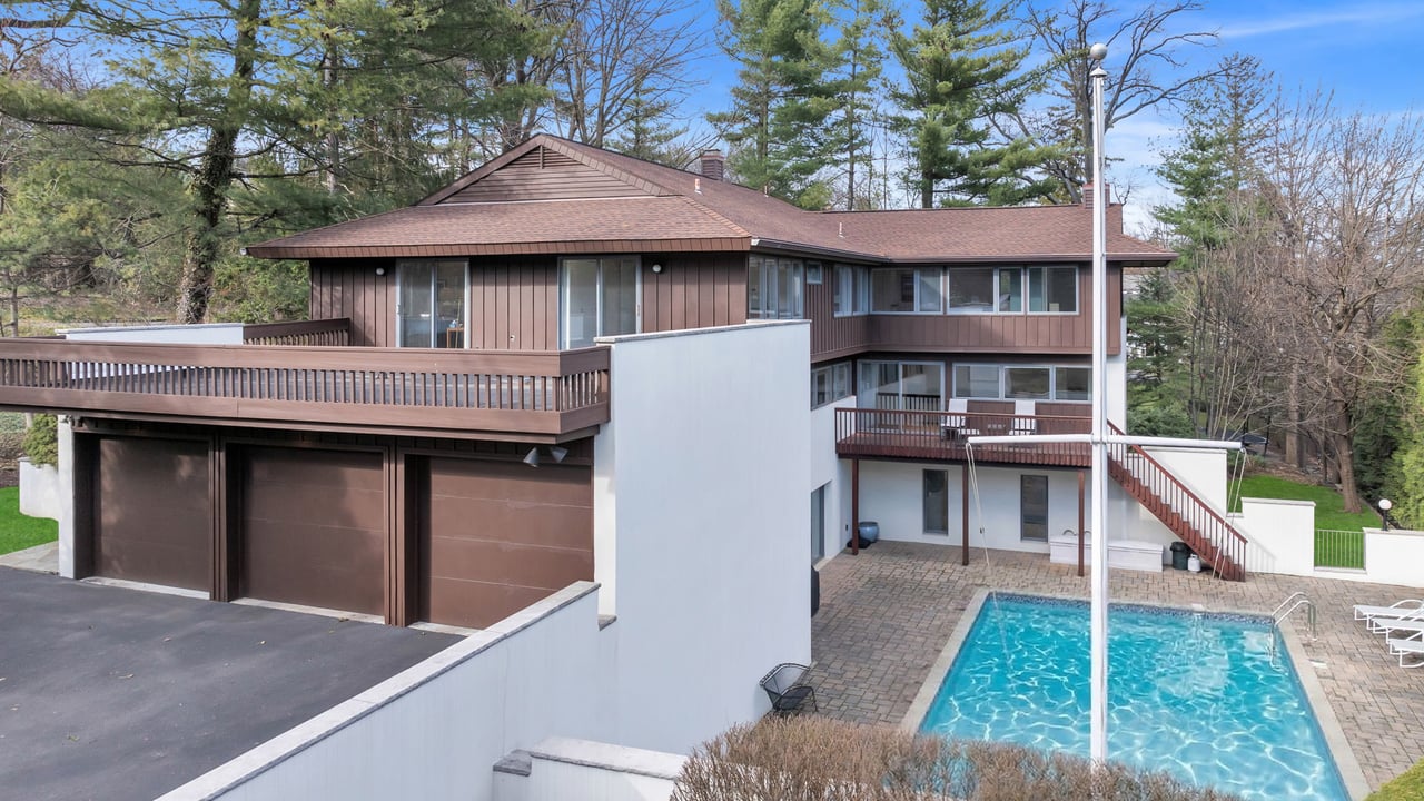 341 Stonycroft Rd, Ridgewood