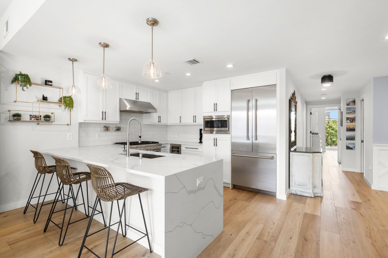 115 Grand St 405