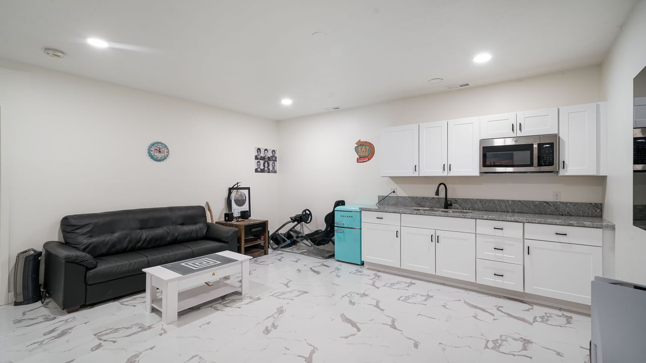4696 W Camellia N