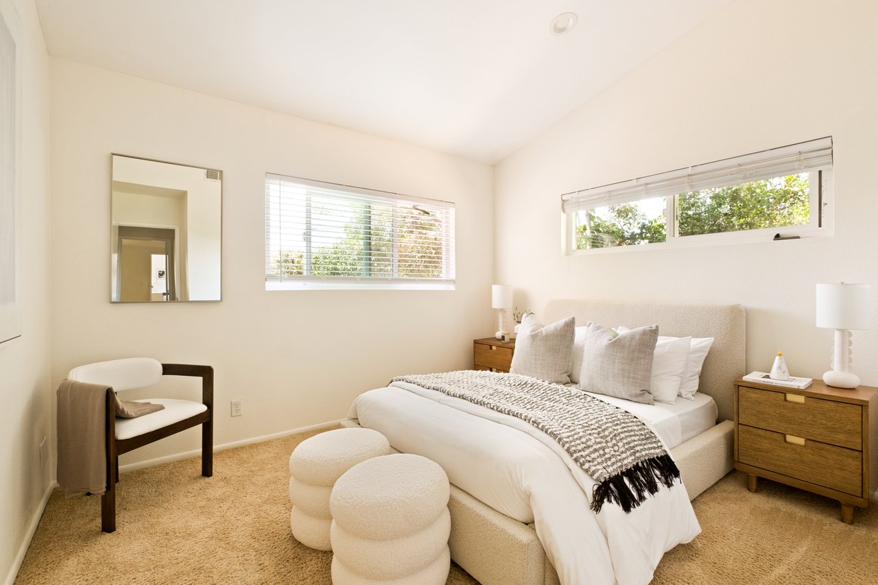 20607 Martha St, Woodland Hills