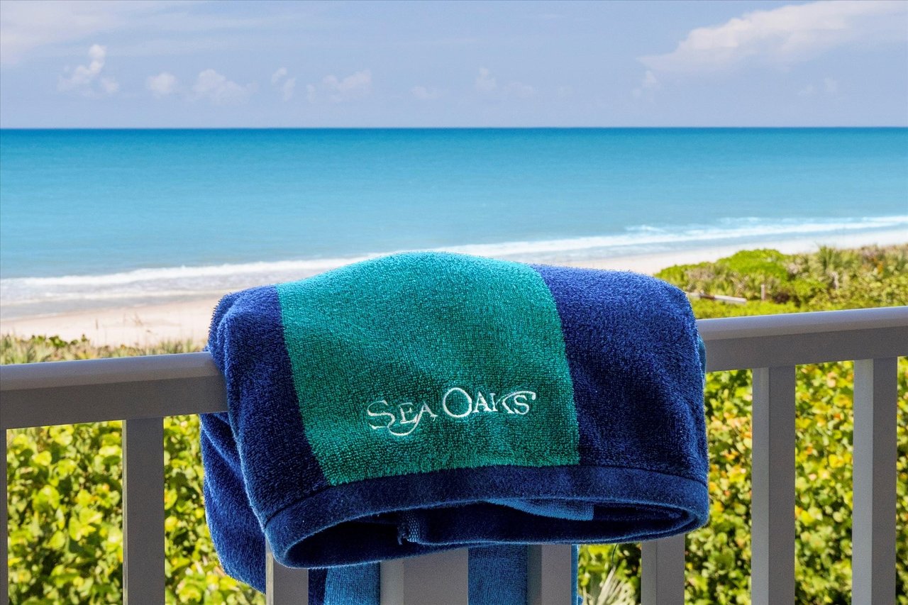 8820 S Sea Oaks Way 204