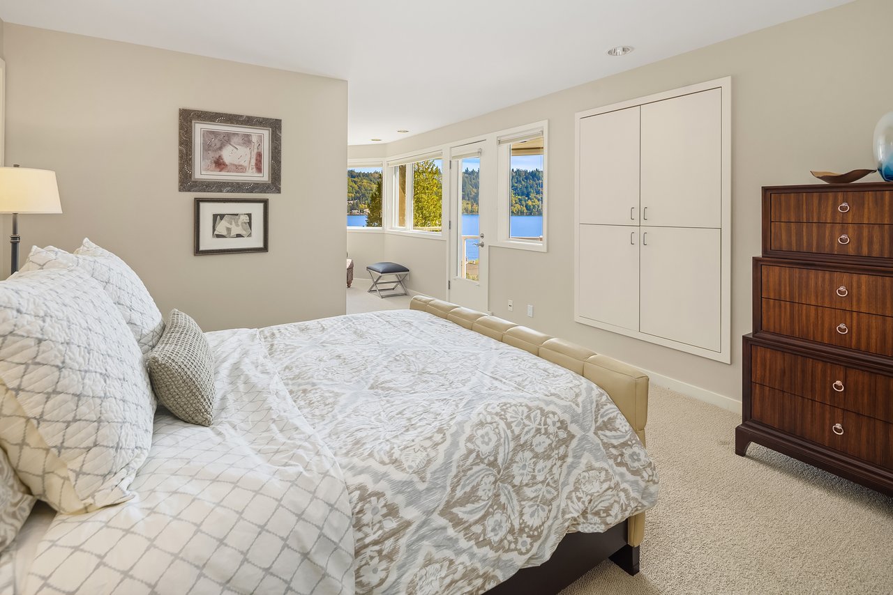 2604 W Lake Sammamish Pkwy NE