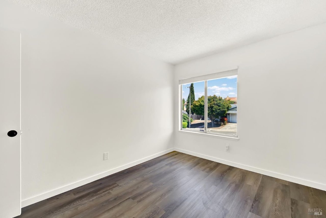 1305 Corcoran Ave