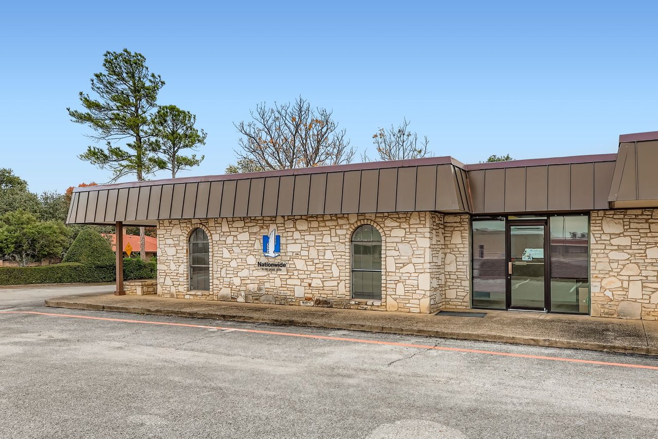 2060 Universal City Blvd