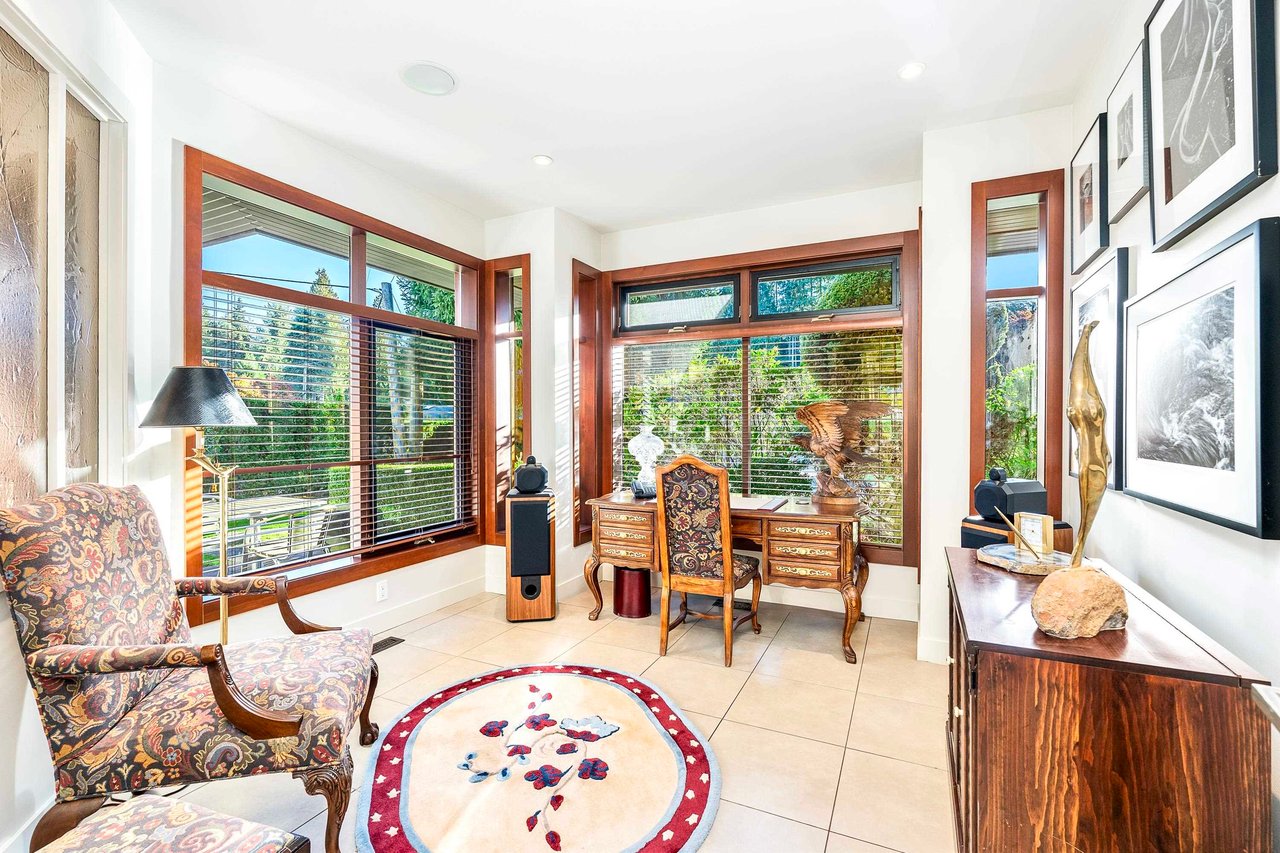 389 MOYNE DR