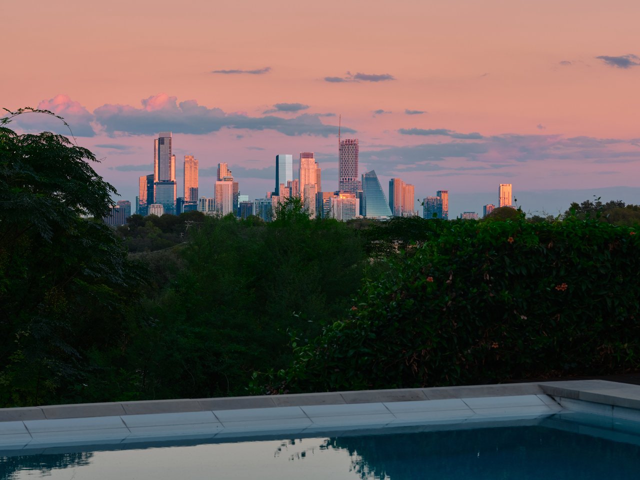 STRATFORD HILLS ARCHITECTURAL LANDMARK