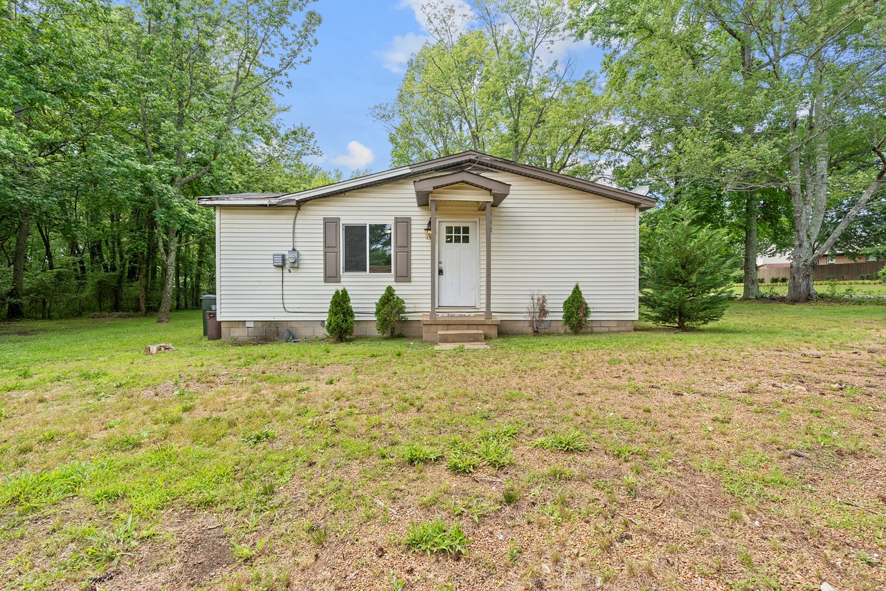 Charming 3-Bedroom Home on a Spacious 1-Acre Lot in Madison, AL!