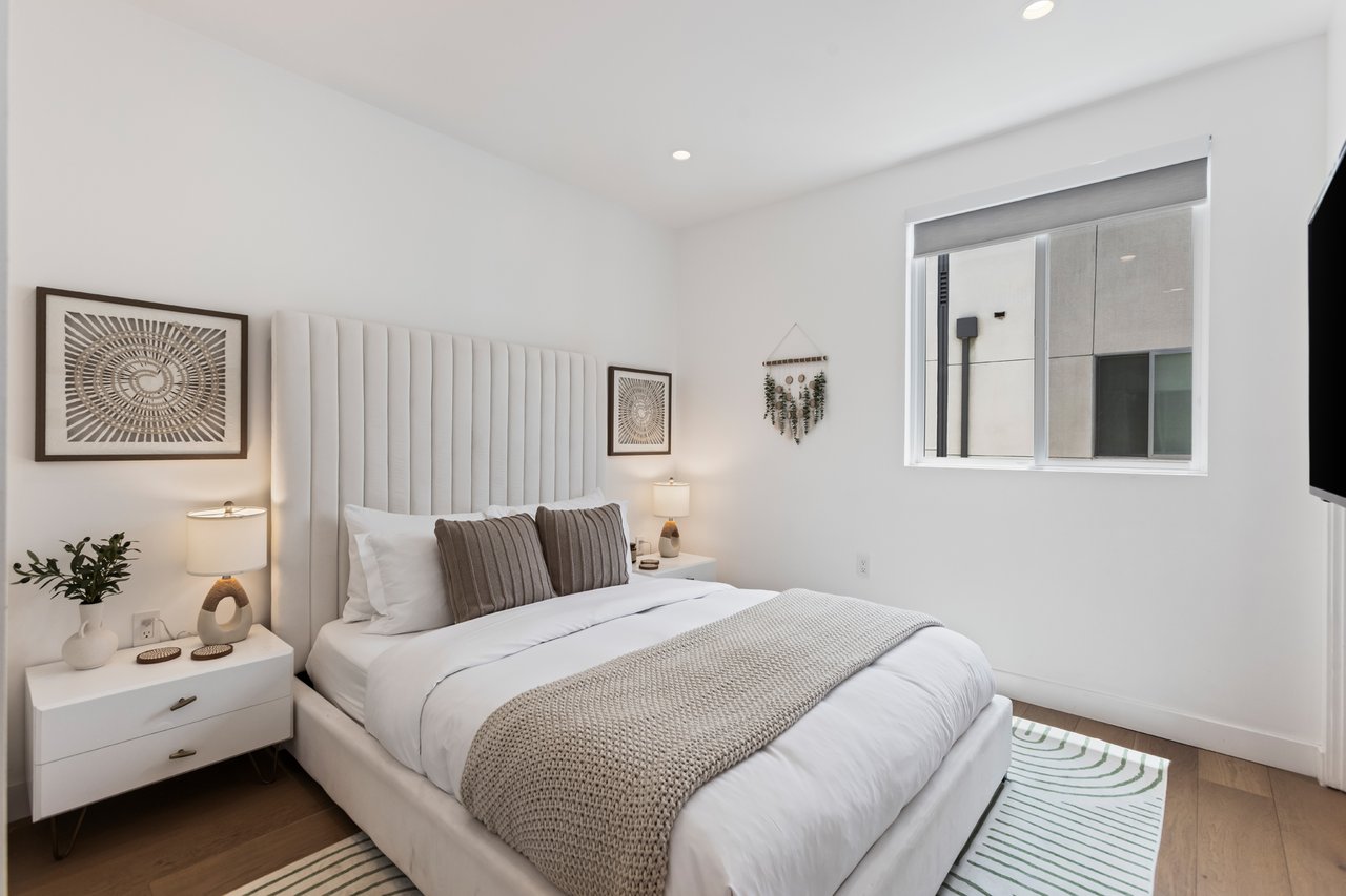 3B/3.5B Designer Home located in Prime Location