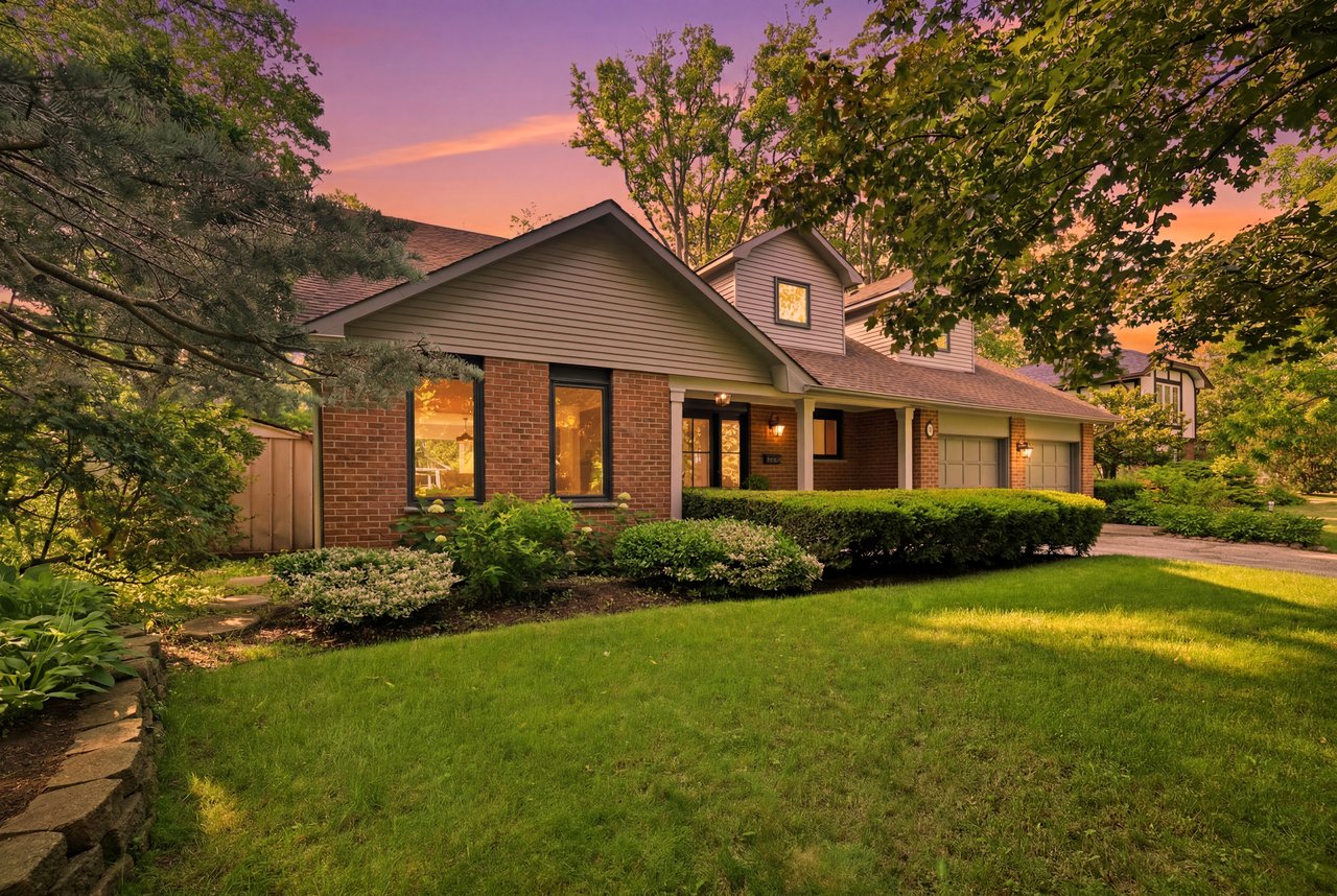 Rare Court Location on Oakville Golf Course
