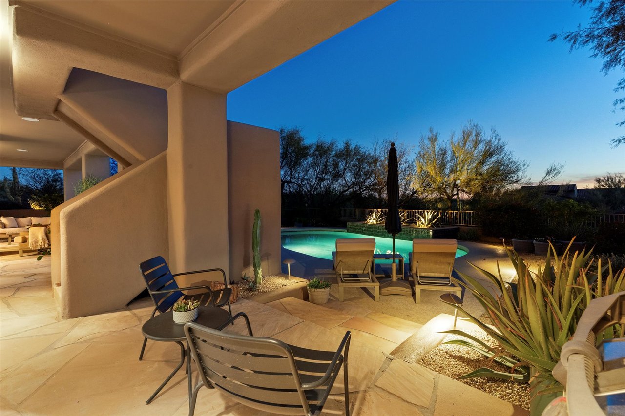 10046 E Hidden Valley Rd