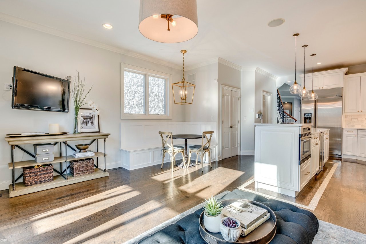 Designer Showcase | 2047 W Erie Street | $1,099,900