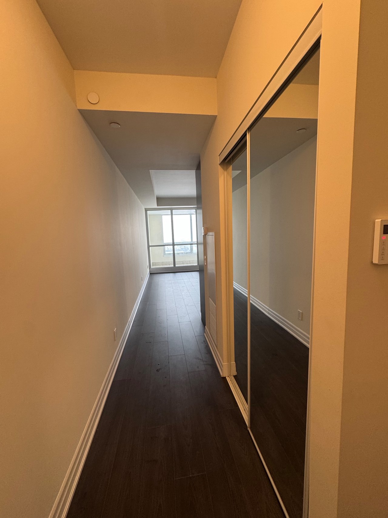 9075 Jane St Unit: 1606