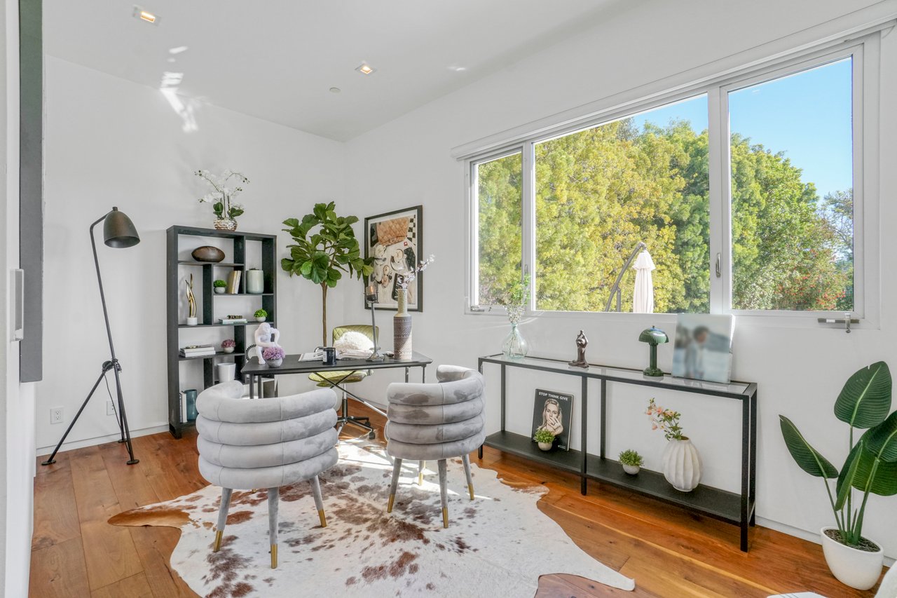 1116 Linda Flora Drive