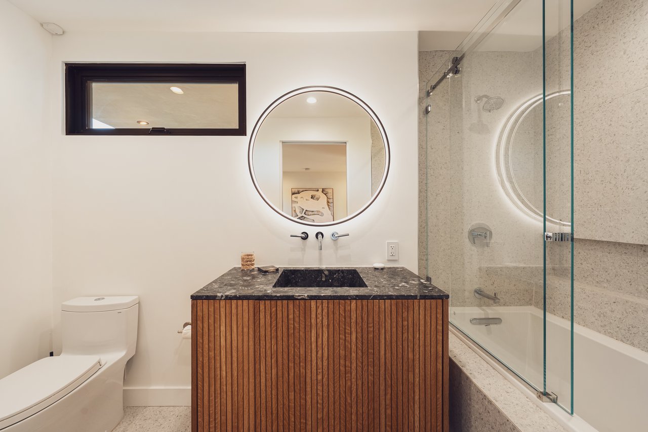 1235 N Kenter Ave, Brentwood