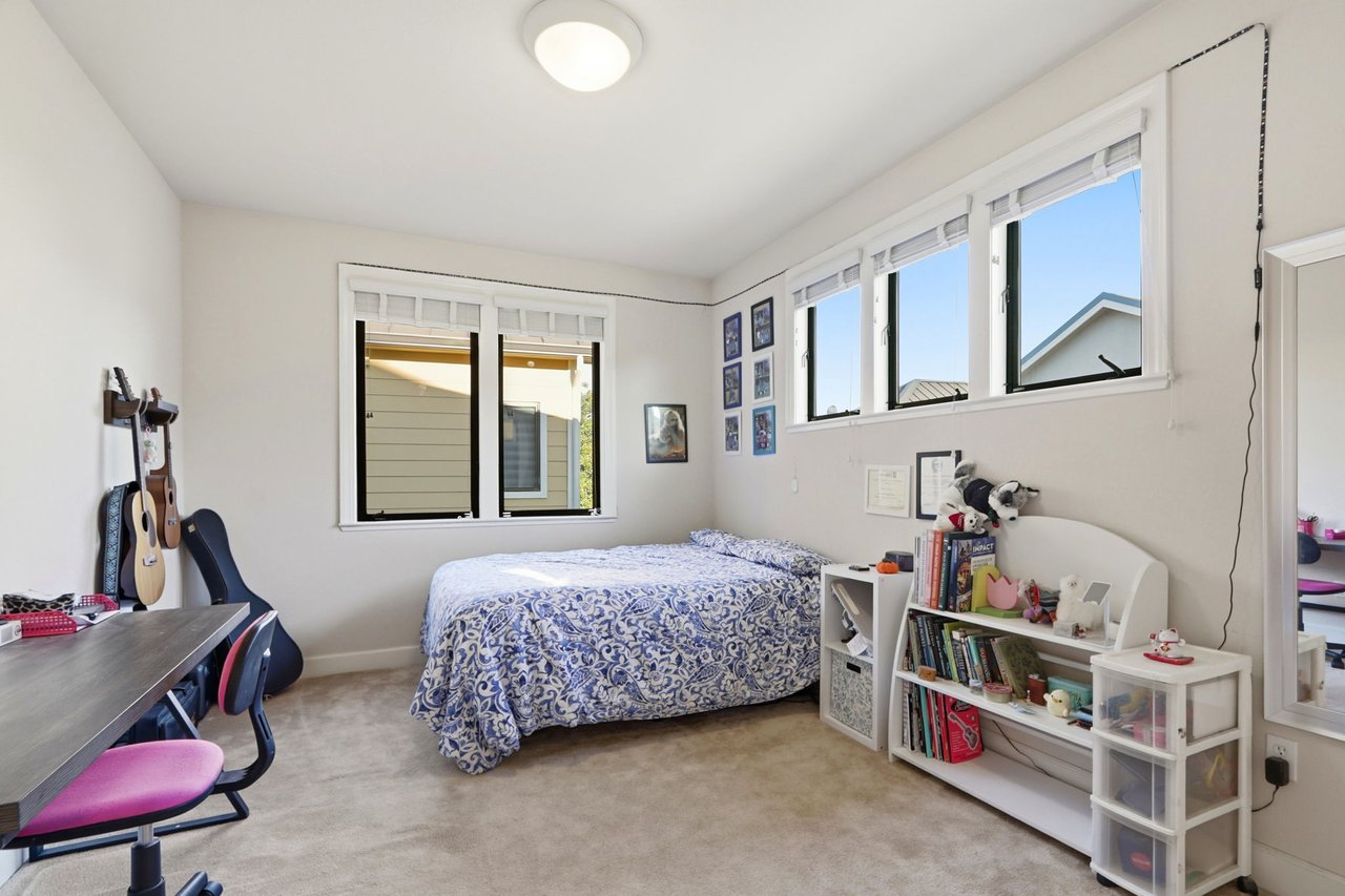 409 Spruce Ln, Palo Alto