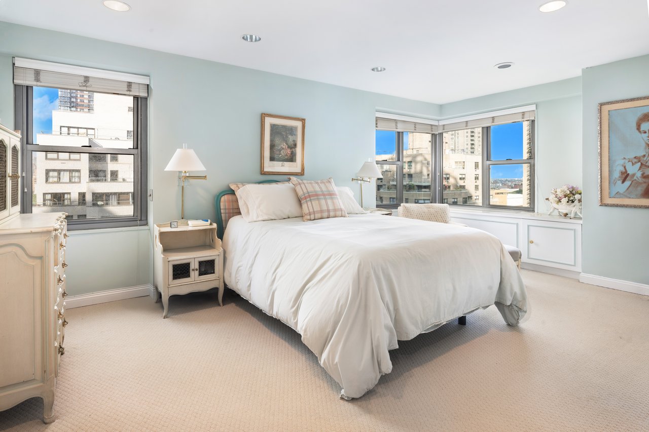 360 East 72nd Street, C1803