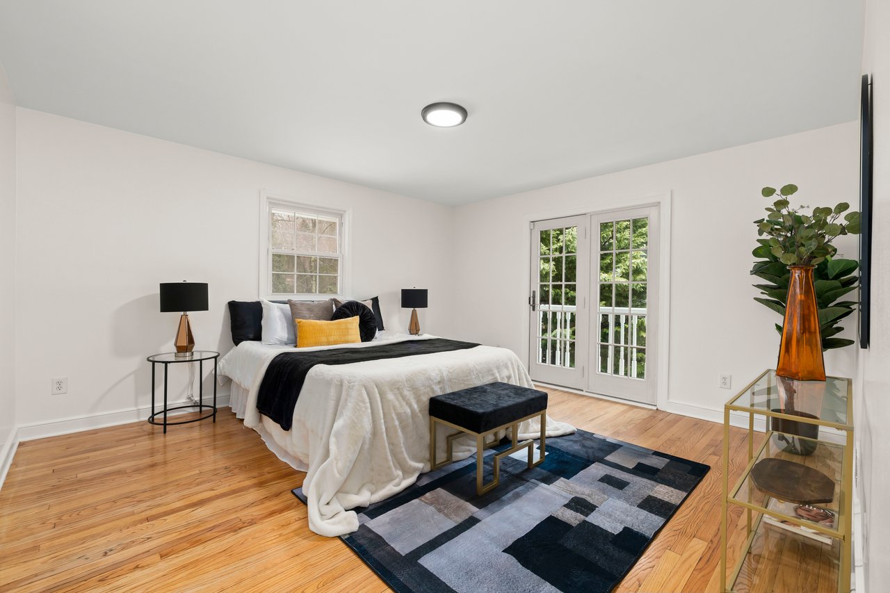 Renovated. Private. Prime Deerfield location.